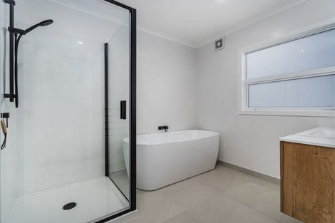 Photo of property in 100 Kupe Drive, Whitianga, 3510