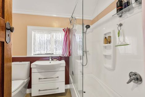 Photo of property in 31 Queens Drive, Kilbirnie, Wellington, 6022