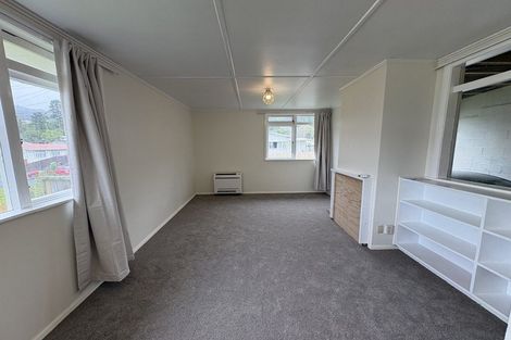 Photo of property in 24-26 Hanson Grove, Stokes Valley, Lower Hutt, 5019