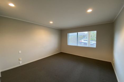 Photo of property in 2/52 Donald Street, Stanmore Bay, Whangaparaoa, 0932