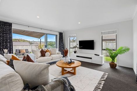 Photo of property in 10 Rochfort Crescent, Pyes Pa, Tauranga, 3112