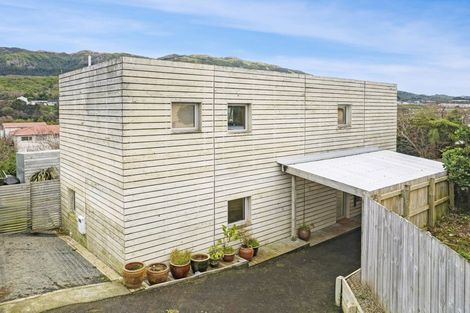 Photo of property in 25a Bell Street, Tawa, Wellington, 5028