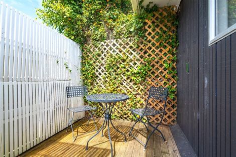 Photo of property in 1/38 Hillcrest Avenue, Hillcrest, Auckland, 0627
