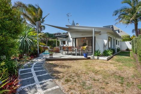 Photo of property in 1043b Papamoa Beach Road, Papamoa Beach, Papamoa, 3118