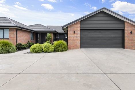 Photo of property in 37 Mike Smith Drive, Cambridge, 3434