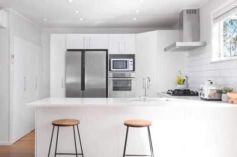 Photo of property in 8a Grande Vue Road, Papatoetoe, Auckland, 2025
