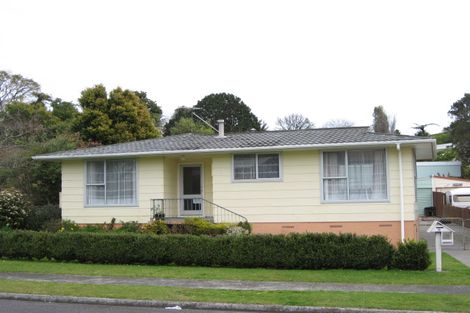 Photo of property in 10 Brixham Place, Merrilands, New Plymouth, 4312