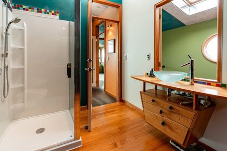 Photo of property in 142 Grafton Road, Roseneath, Wellington, 6011