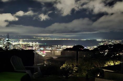 Photo of property in 13 Tanera Crescent, Brooklyn, Wellington, 6021