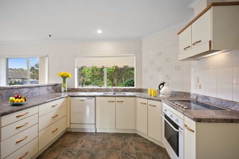 Photo of property in 6 Cabeleigh Drive, Helensville, 0800