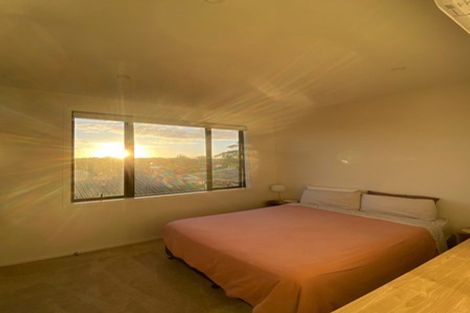 Photo of property in 27d Dawnhaven Drive, Te Atatu Peninsula, Auckland, 0610