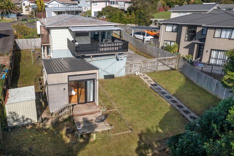 Photo of property in 2/20 Celeste Place, Totara Vale, Auckland, 0627