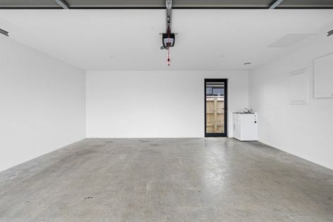 Photo of property in 5a Massey Street, Westown, New Plymouth, 4310