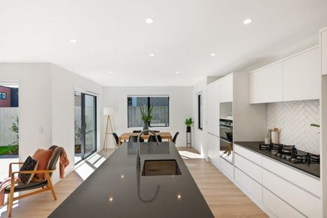 Photo of property in 19 Waituarua Drive, Takanini, 2112