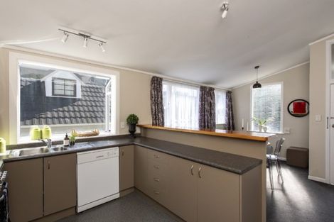 Photo of property in 296 Karori Road, Karori, Wellington, 6012
