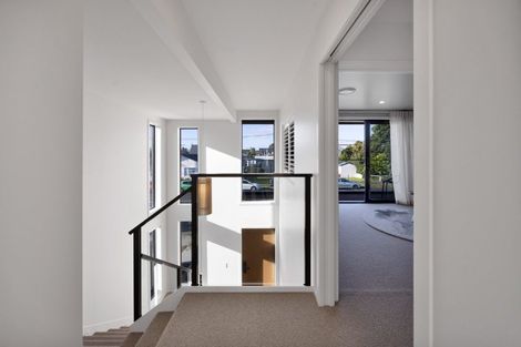 Photo of property in 10 Eliot Street, New Plymouth, 4310