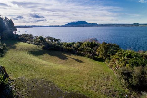 Photo of property in 19 Te Kopua Street, Acacia Bay, Taupo, 3330