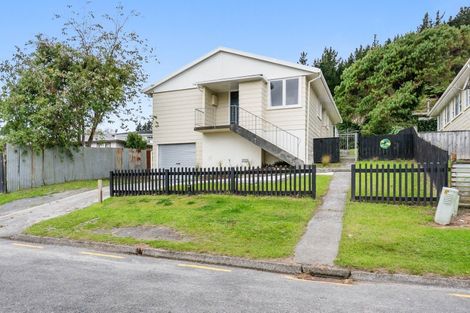 Photo of property in 3 Ngaturi Grove, Wainuiomata, Lower Hutt, 5014