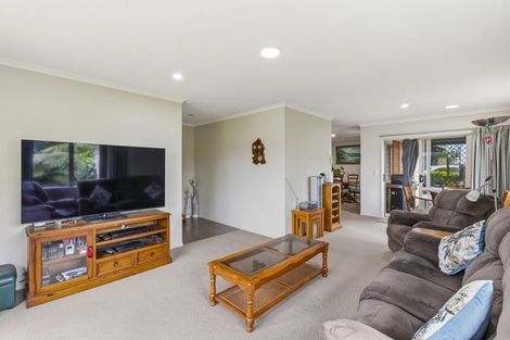 Photo of property in 63 Weraroa Road, Levin, 5510
