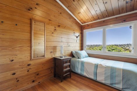 Photo of property in 27 Valley View Road, Glenfield, Auckland, 0629