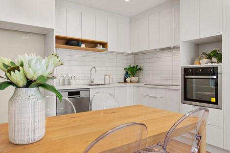 Photo of property in 25 Periko Way, Takanini, 2112