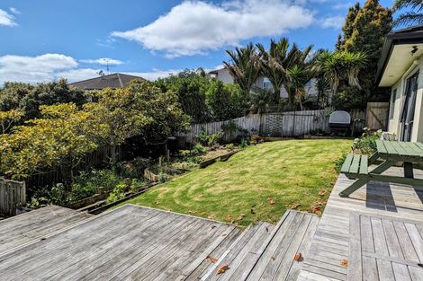 Photo of property in 180 Kittiwake Drive, Schnapper Rock, Auckland, 0632