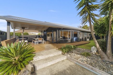 Photo of property in 3a Brookfield Road, Te Atatu Peninsula, Auckland, 0610