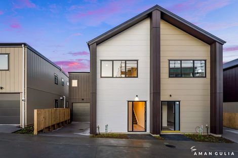 Photo of property in 26-28 Pomaria Road, Henderson, Auckland, 0610