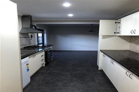 Photo of property in 32 Freyberg Avenue, Papatoetoe, Auckland, 2104