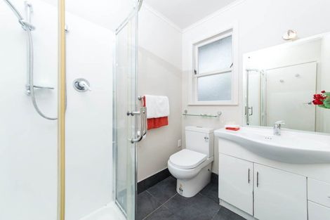 Photo of property in 13 James Street, Glenfield, Auckland, 0629