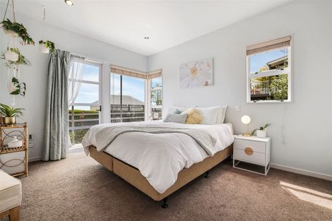 Photo of property in 1/5a Madeley Road, Mount Pleasant, Christchurch, 8081