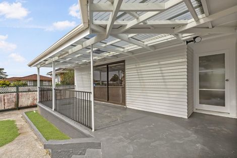 Photo of property in 14 Clayton Road, Manurewa, Auckland, 2102