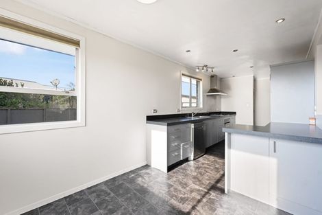 Photo of property in 18 Oakfield Crescent, Pukete, Hamilton, 3200