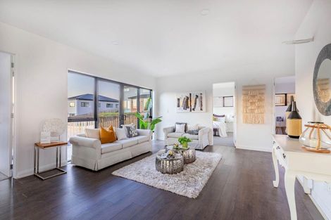 Photo of property in 2 Celestial Crescent, Orewa, 0931