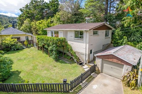 Photo of property in 1a Wyndham Road, Pinehaven, Upper Hutt, 5019