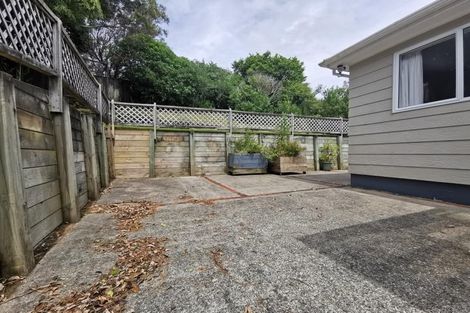 Photo of property in 28 Kaitangata Crescent, Kelson, Lower Hutt, 5010