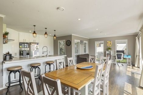 Photo of property in 3 Keene Drive, Bell Block, New Plymouth, 4312