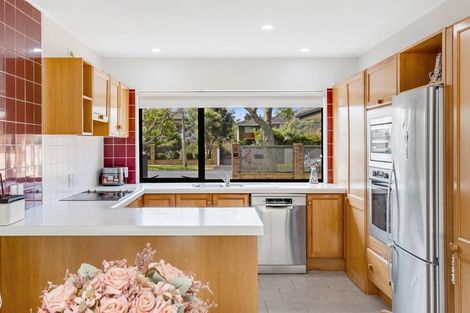 Photo of property in 21a Eastern Beach Road, Eastern Beach, Auckland, 2012