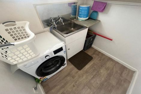 Photo of property in 2/91 Lynwood Road, New Lynn, Auckland, 0600