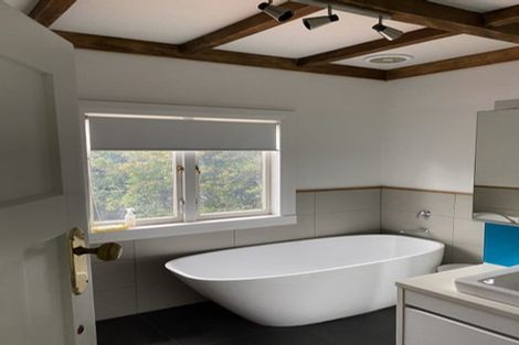 Photo of property in 233 Godley Road, Titirangi, Auckland, 0604