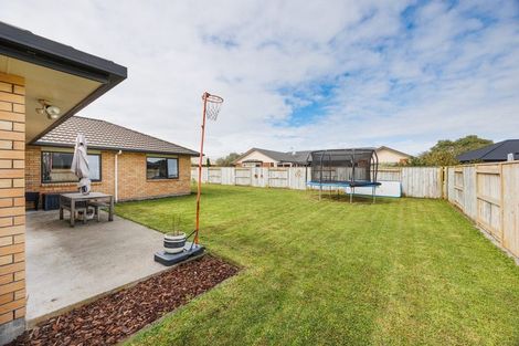 Photo of property in 15 Chestnut Close, Kelvin Grove, Palmerston North, 4414