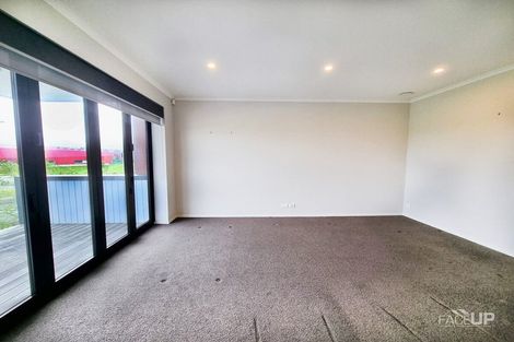 Photo of property in 4/17 Uku Lane, Hobsonville, Auckland, 0616