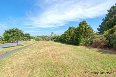 Photo of property in 27 John Brooke Crescent, East Tamaki Heights, Auckland, 2016