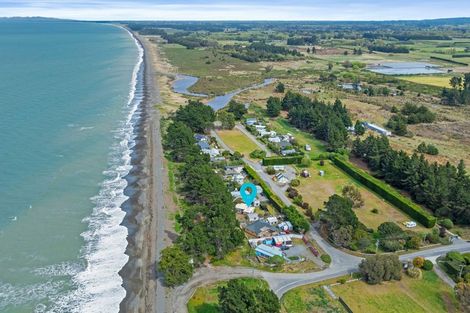 Photo of property in 15 South Crescent, Amberley, 7481