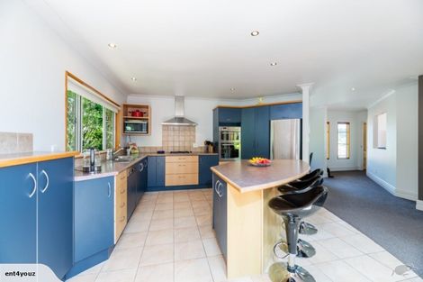 Photo of property in 14 Chamari Close, Titirangi, Auckland, 0604