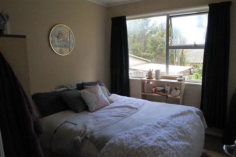 Photo of property in 70 Hellyers Street, Birkdale, Auckland, 0626