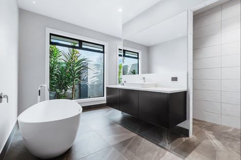 Photo of property in 10 Brighton Grove, Newstead, Hamilton, 3286