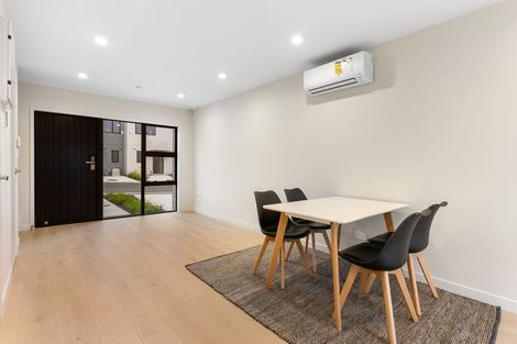 Photo of property in 15 Awhi Lane, Massey, 0614