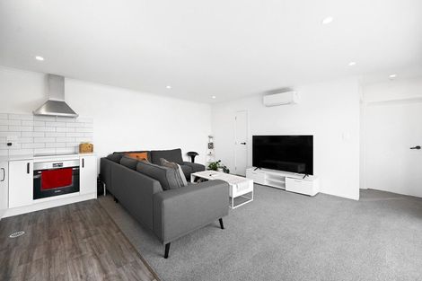 Photo of property in 1/2 Searancke Place, Fairfield, Hamilton, 3214