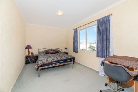 Photo of property in 10 Dainton Place, New Lynn, Auckland, 0600